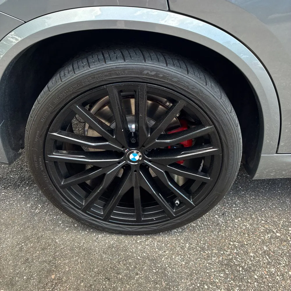 2024 BMW X5 M60i