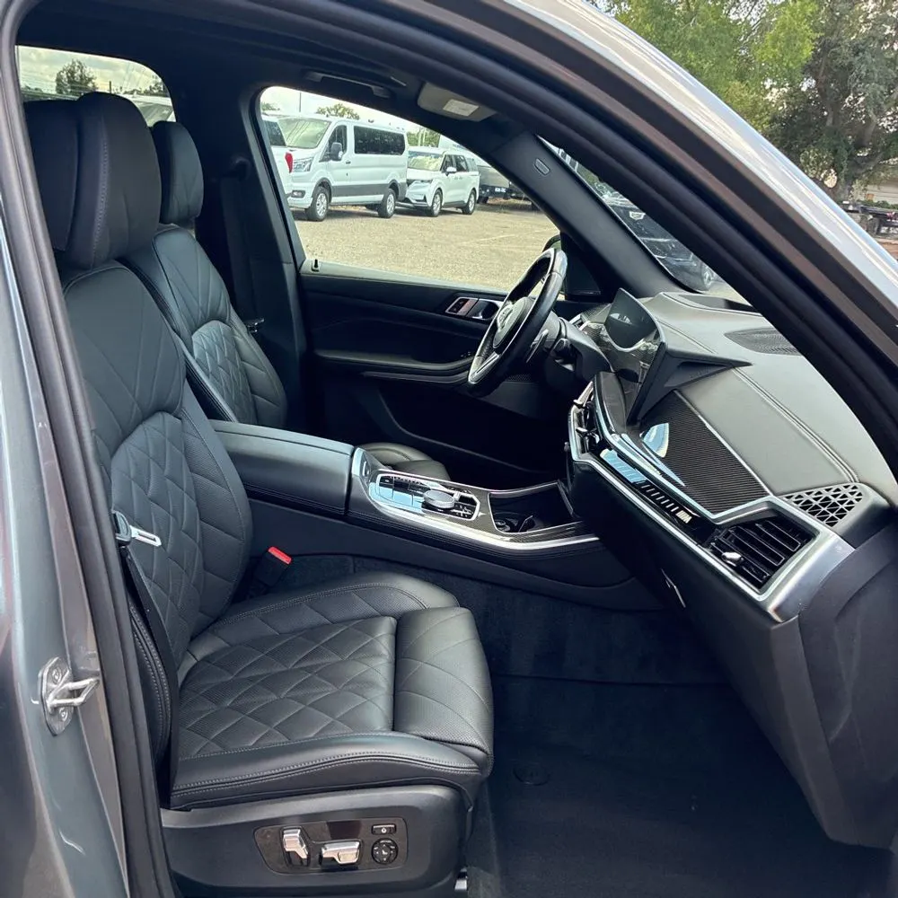 2024 BMW X5 M60i