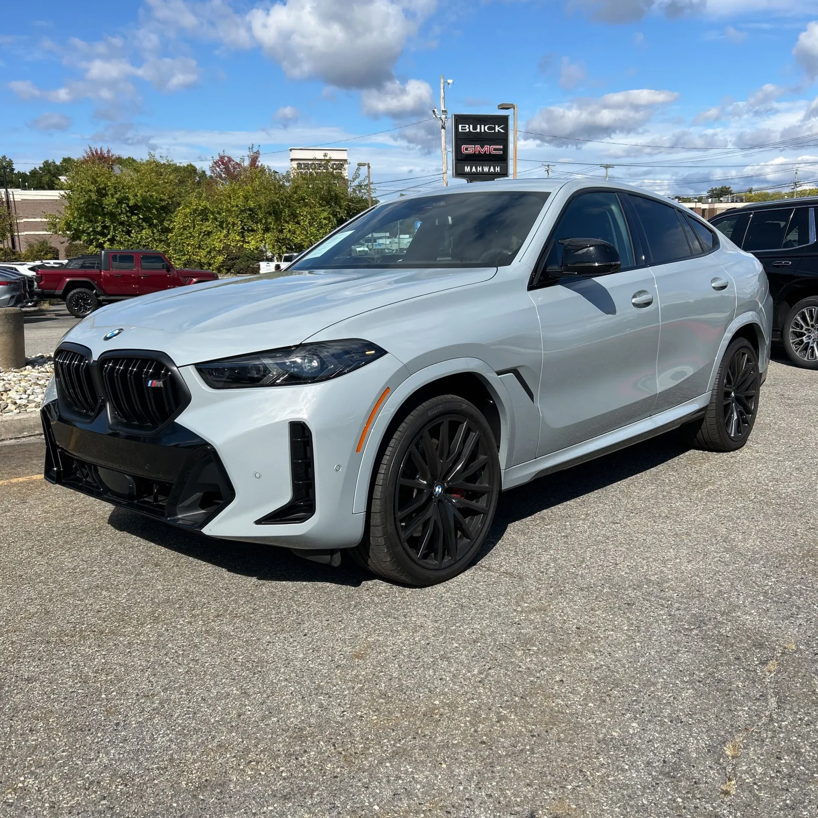 2025 BMW X6 M60i xDrive