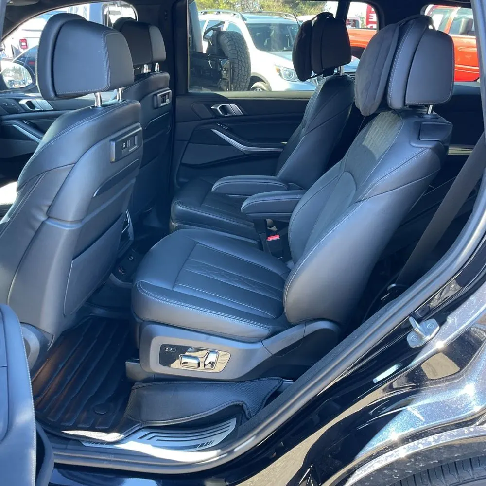 2022 BMW X7 M50i