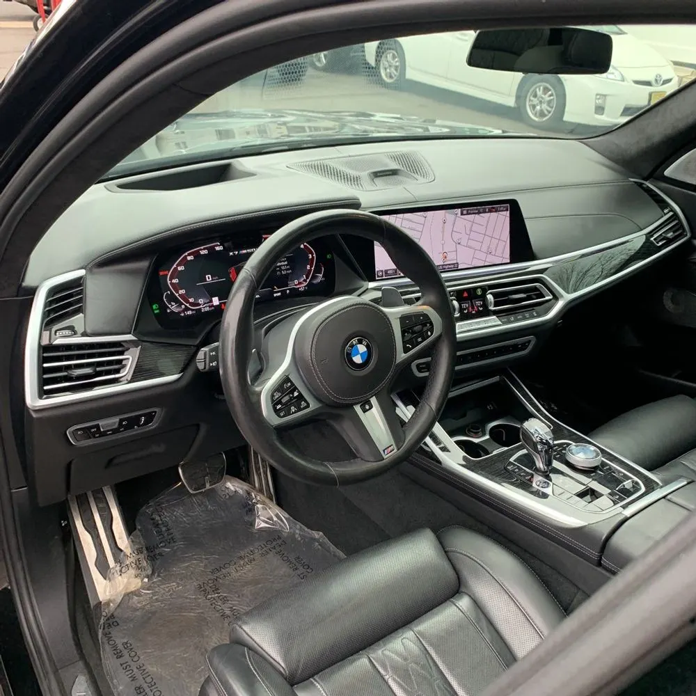 2021 BMW X7 M50i