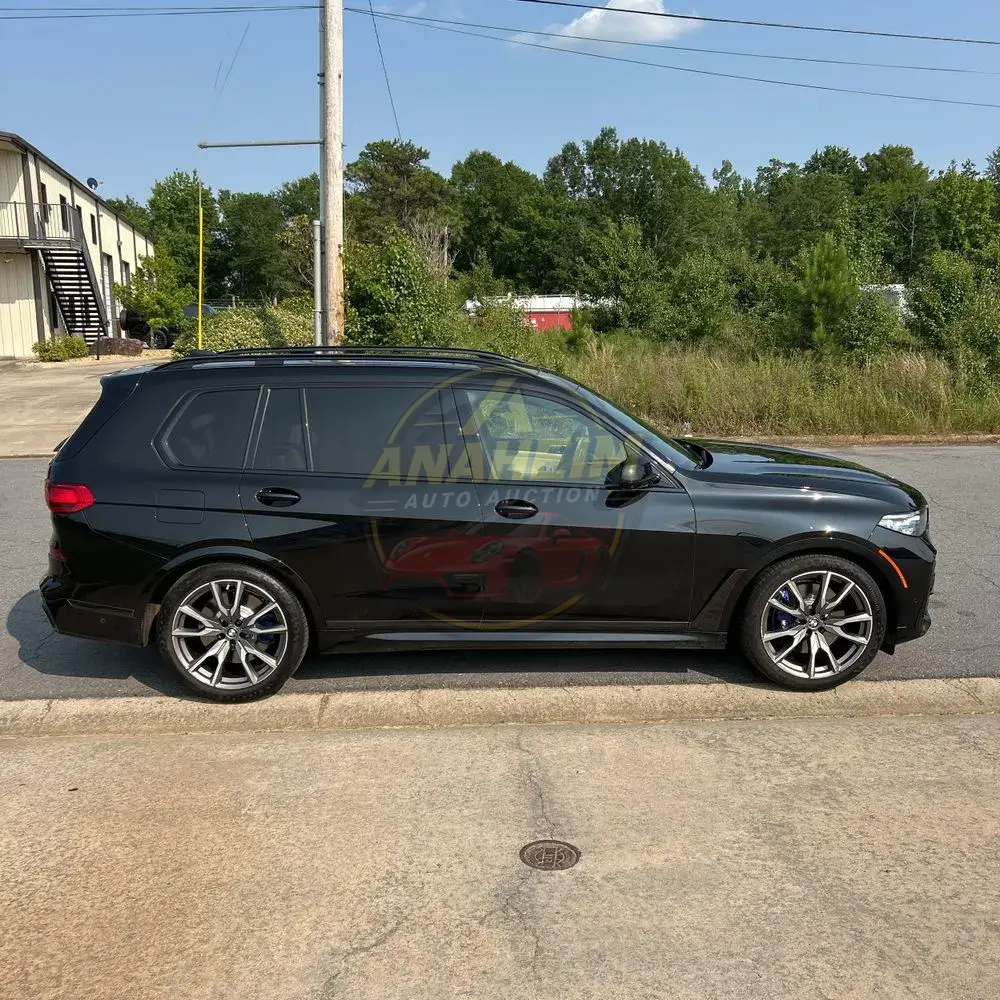 2021 BMW X7 M50i