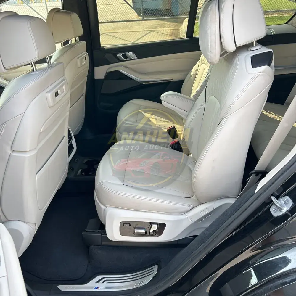 2021 BMW X7 M50i