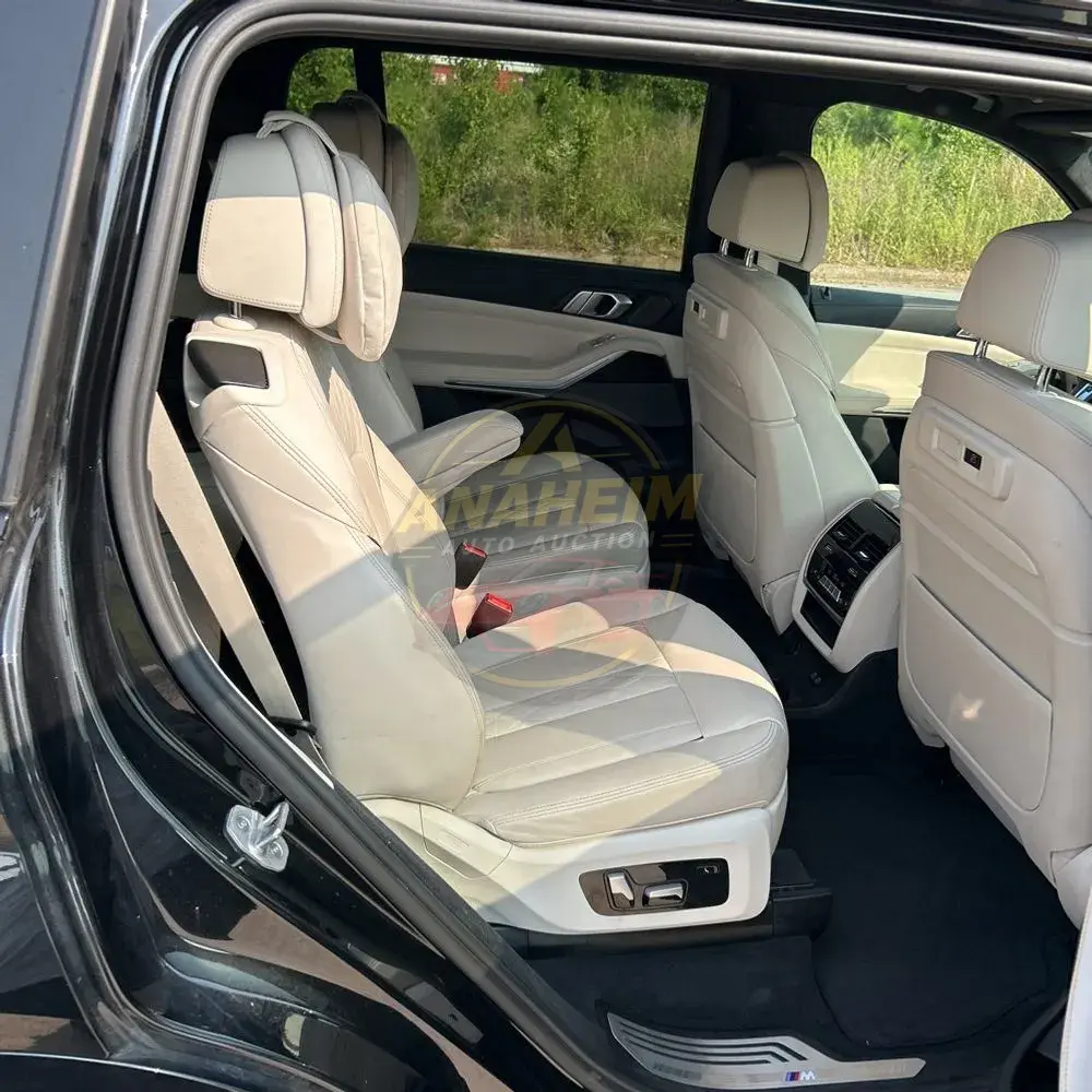 2021 BMW X7 M50i