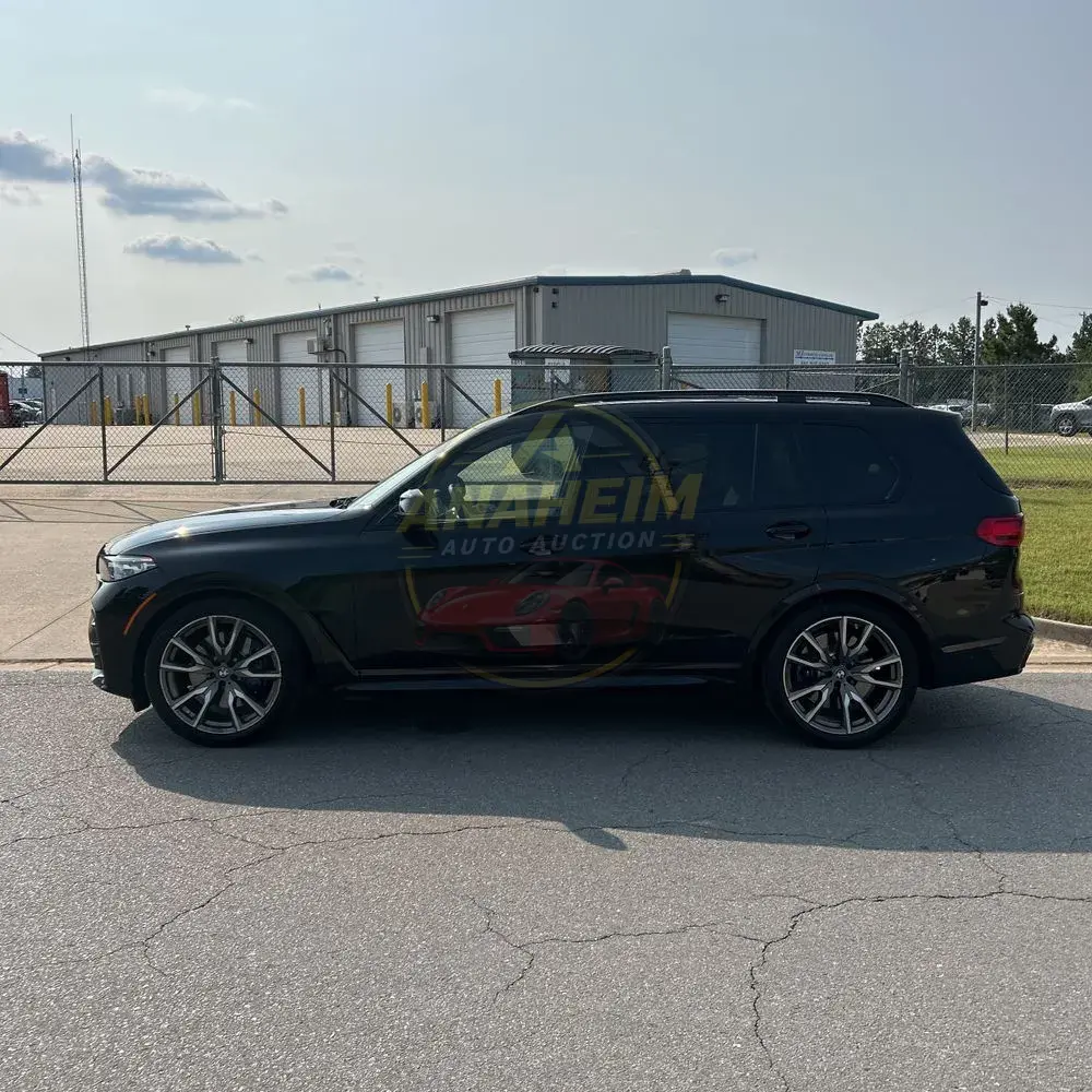 2021 BMW X7 M50i