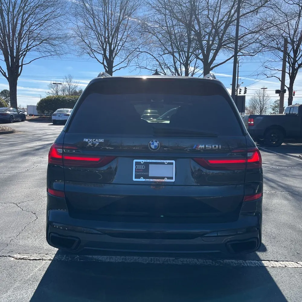 2022 BMW X7 M50i