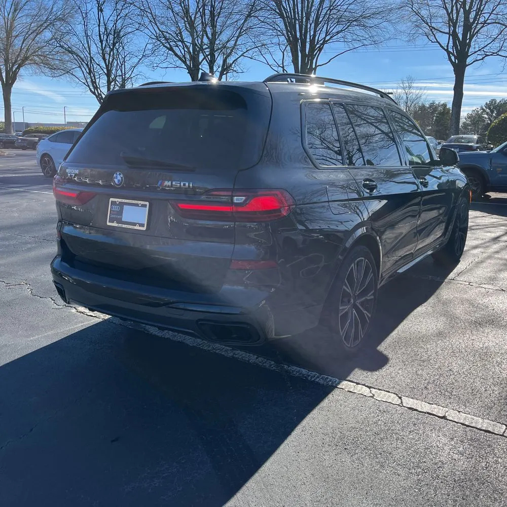 2022 BMW X7 M50i