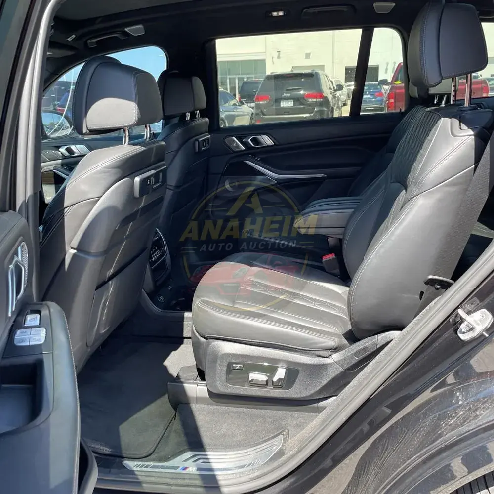 2021 BMW X7 M50i