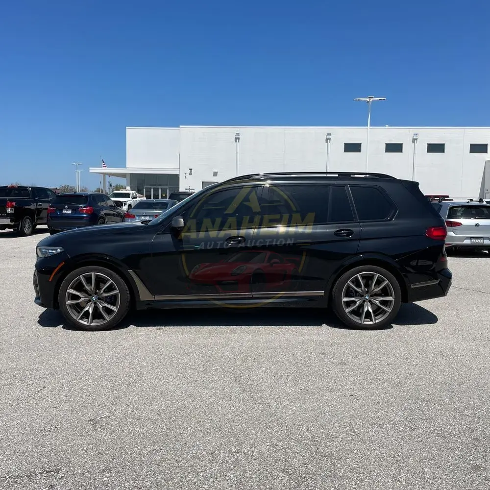 2021 BMW X7 M50i
