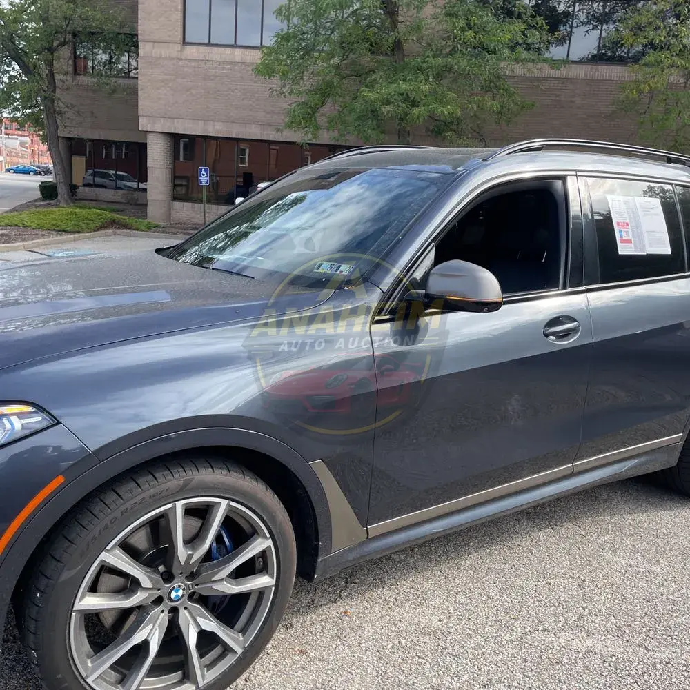 2022 BMW X7 M50i