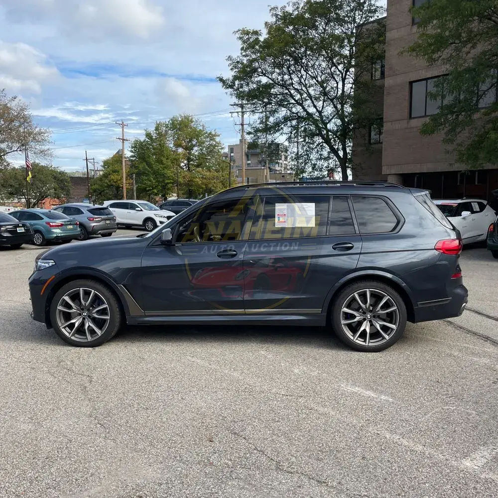2022 BMW X7 M50i