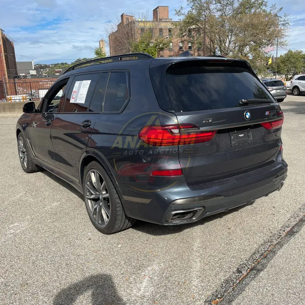 2022 BMW X7 M50i
