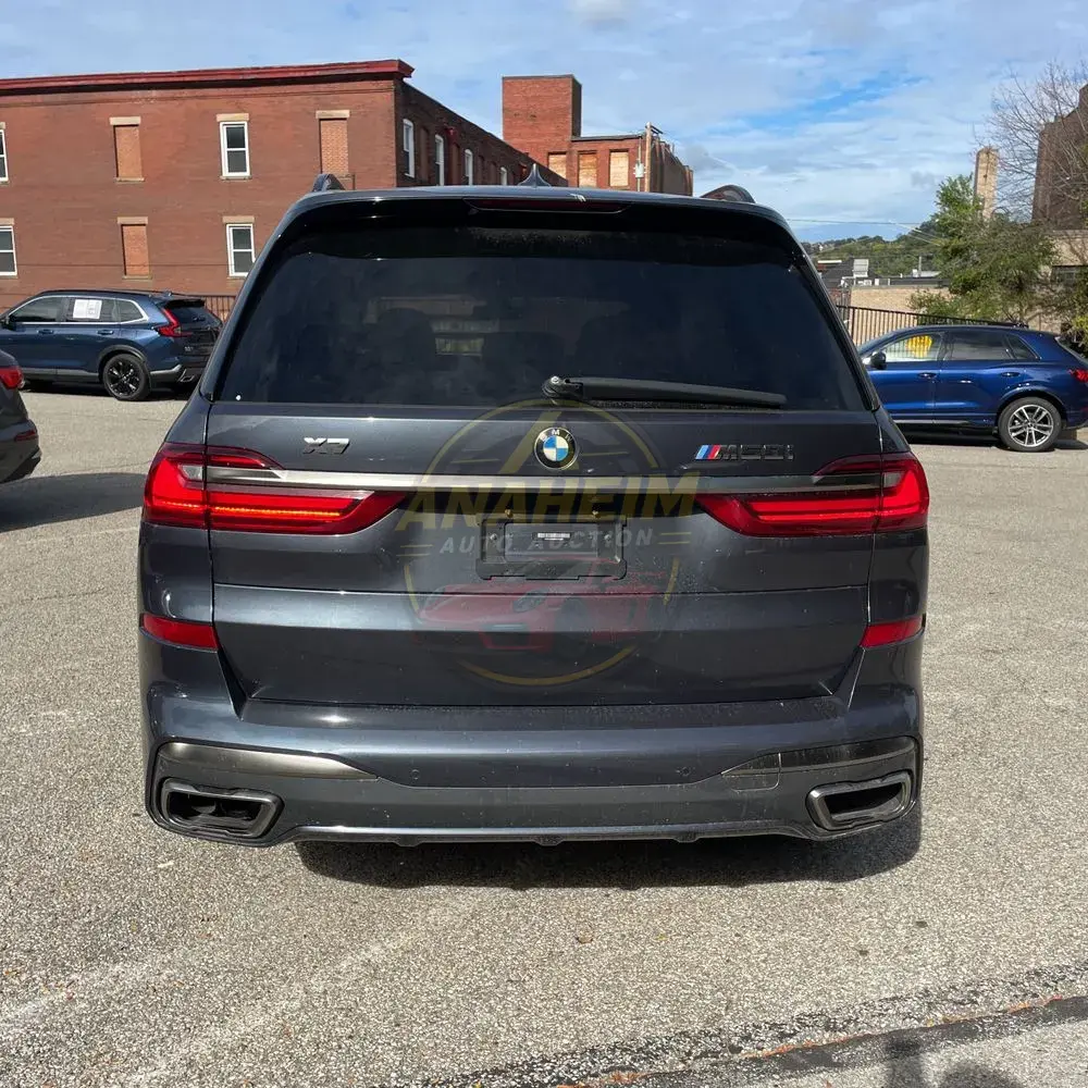 2022 BMW X7 M50i