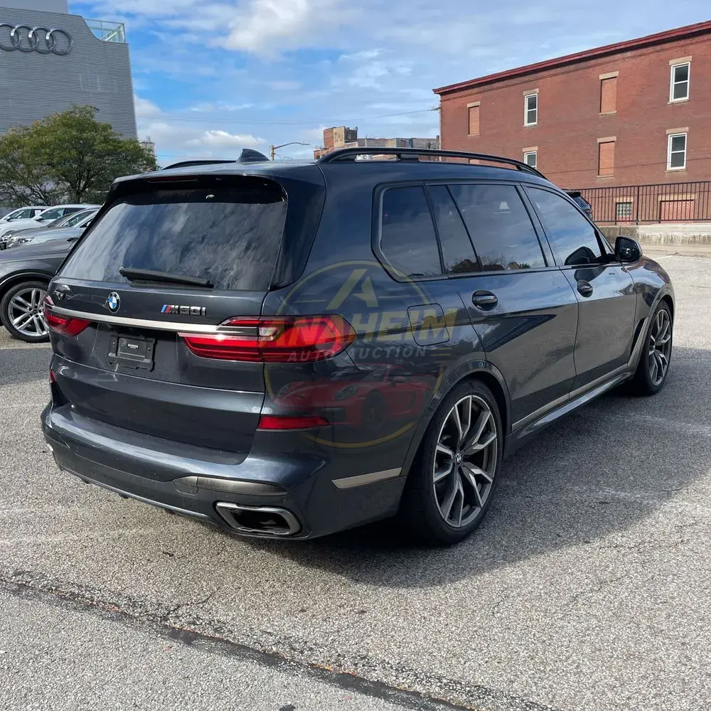 2022 BMW X7 M50i