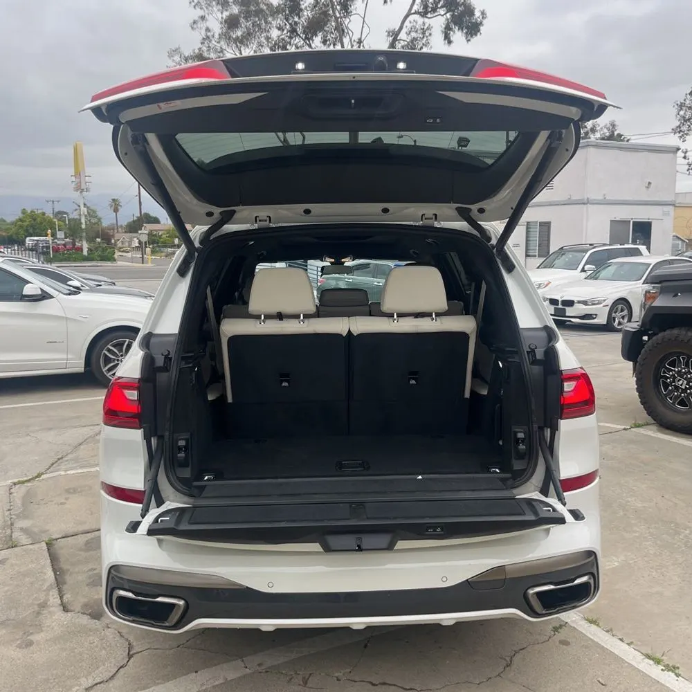 2022 BMW X7 M50i