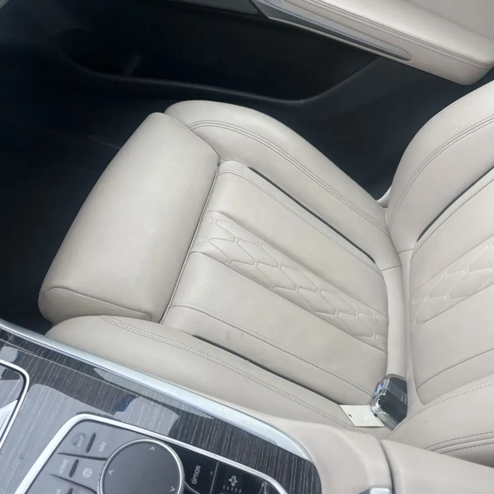 2022 BMW X7 M50i