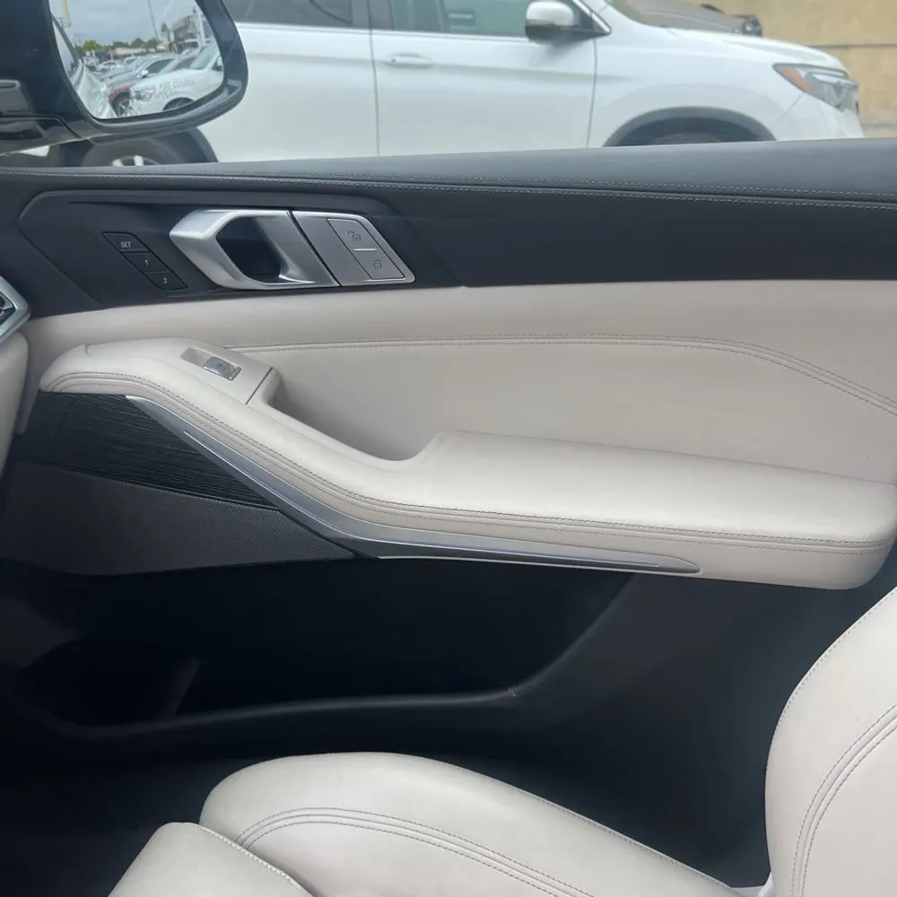 2022 BMW X7 M50i