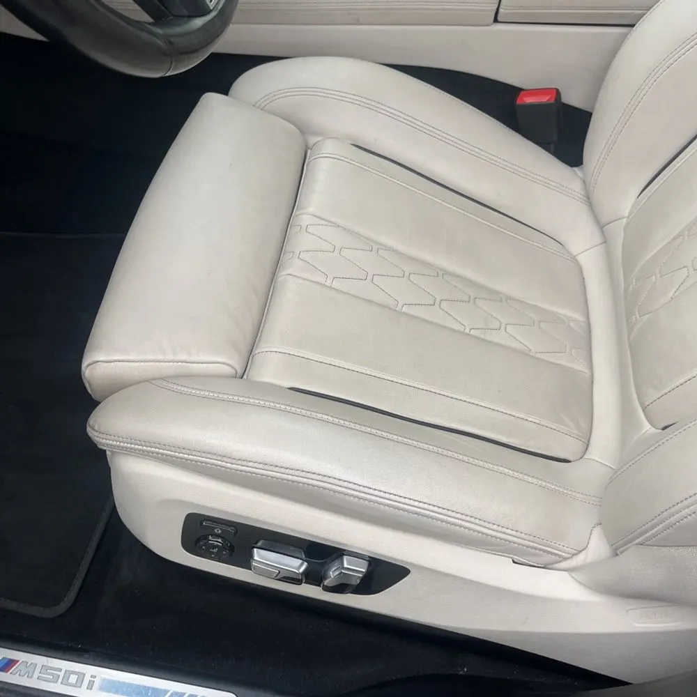 2022 BMW X7 M50i