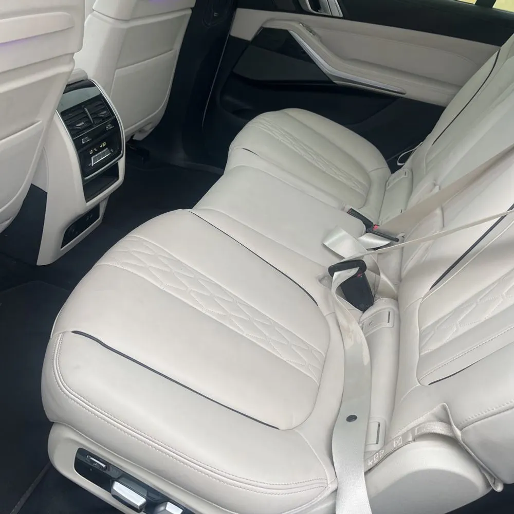 2022 BMW X7 M50i