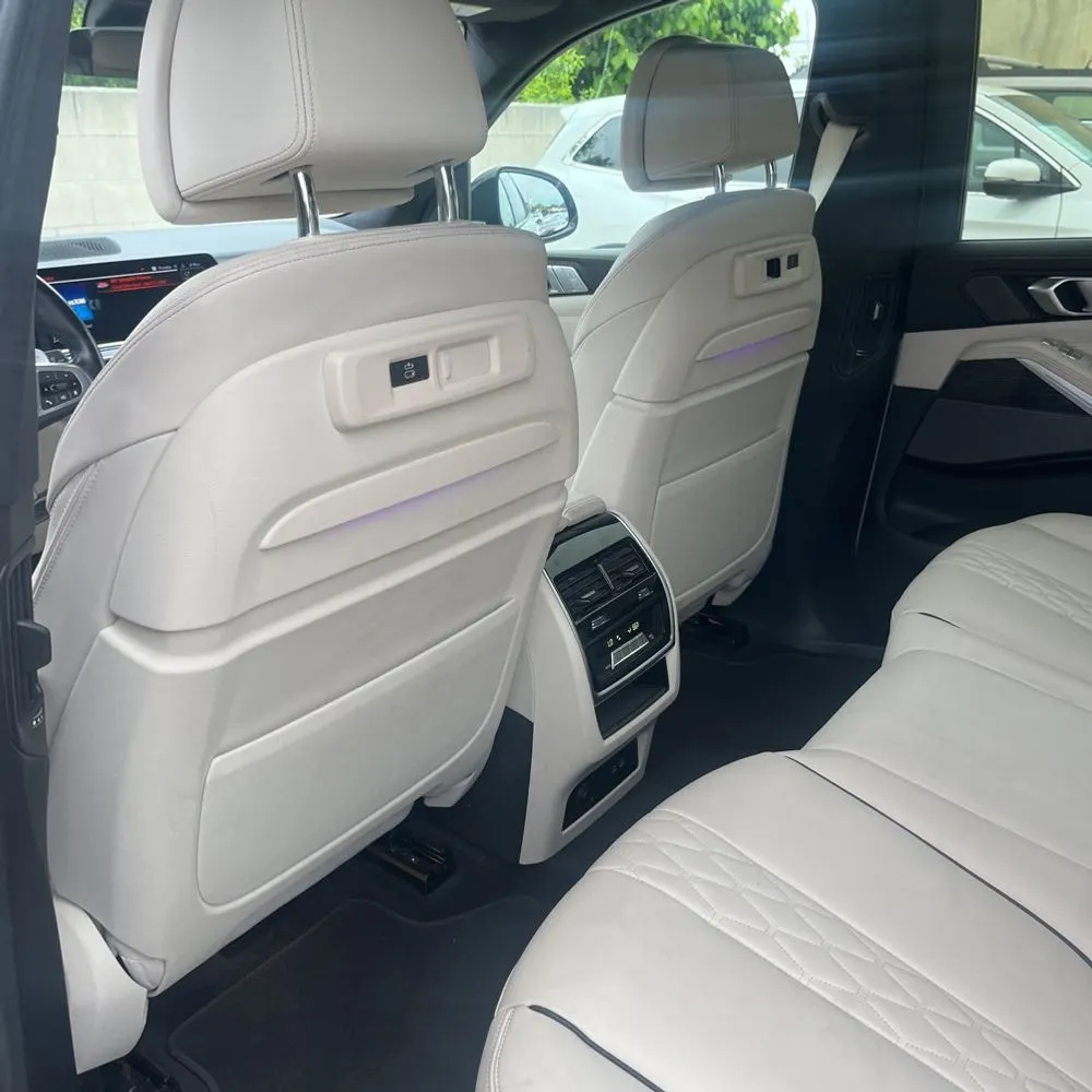 2022 BMW X7 M50i