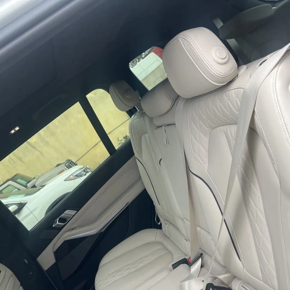 2022 BMW X7 M50i