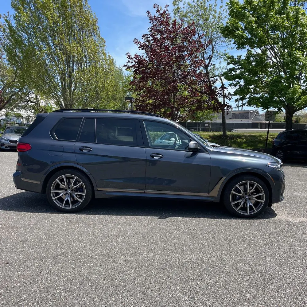 2022 BMW X7 M50i