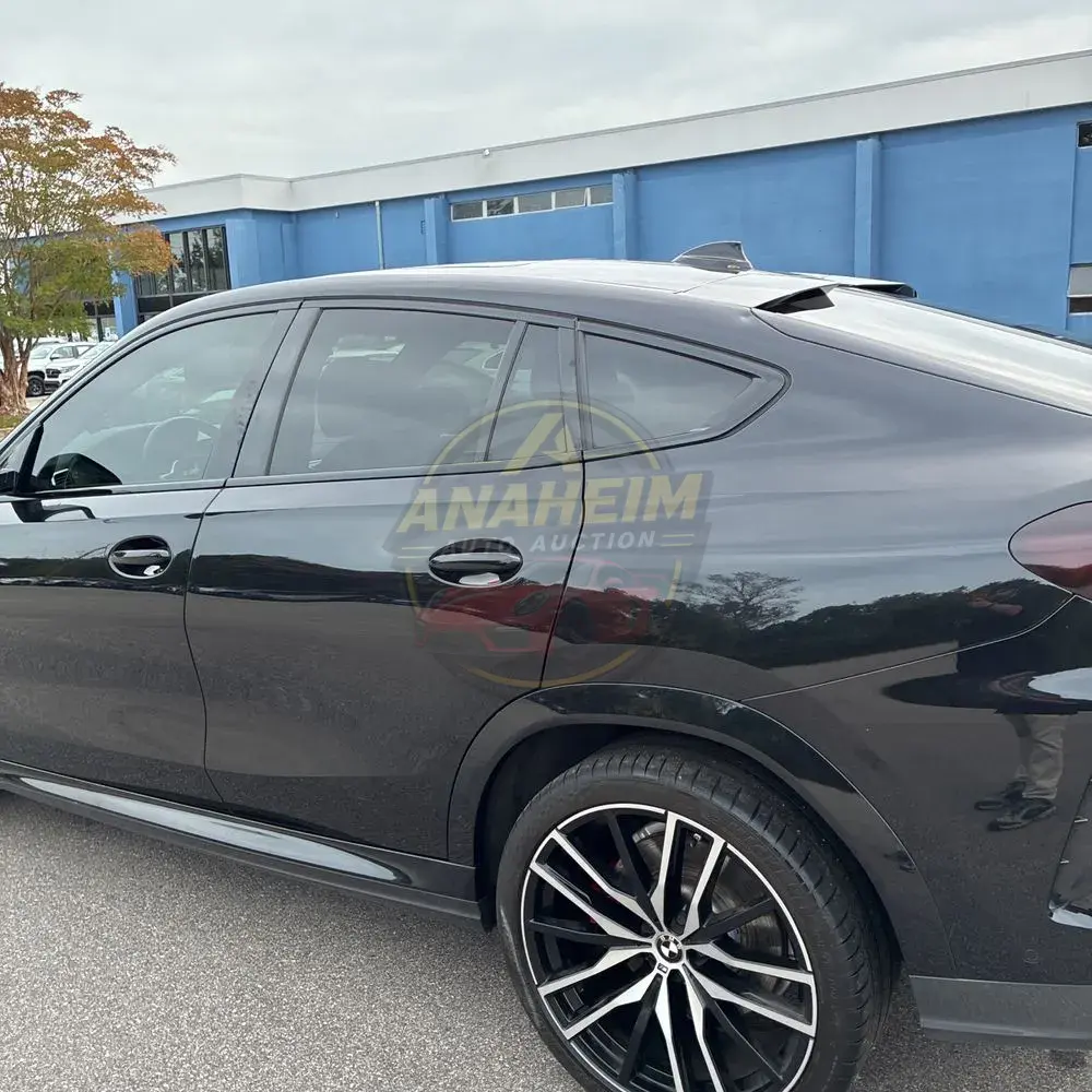 2022 BMW X6 M50i