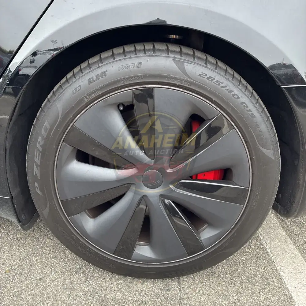 2023 Tesla Model S Plaid