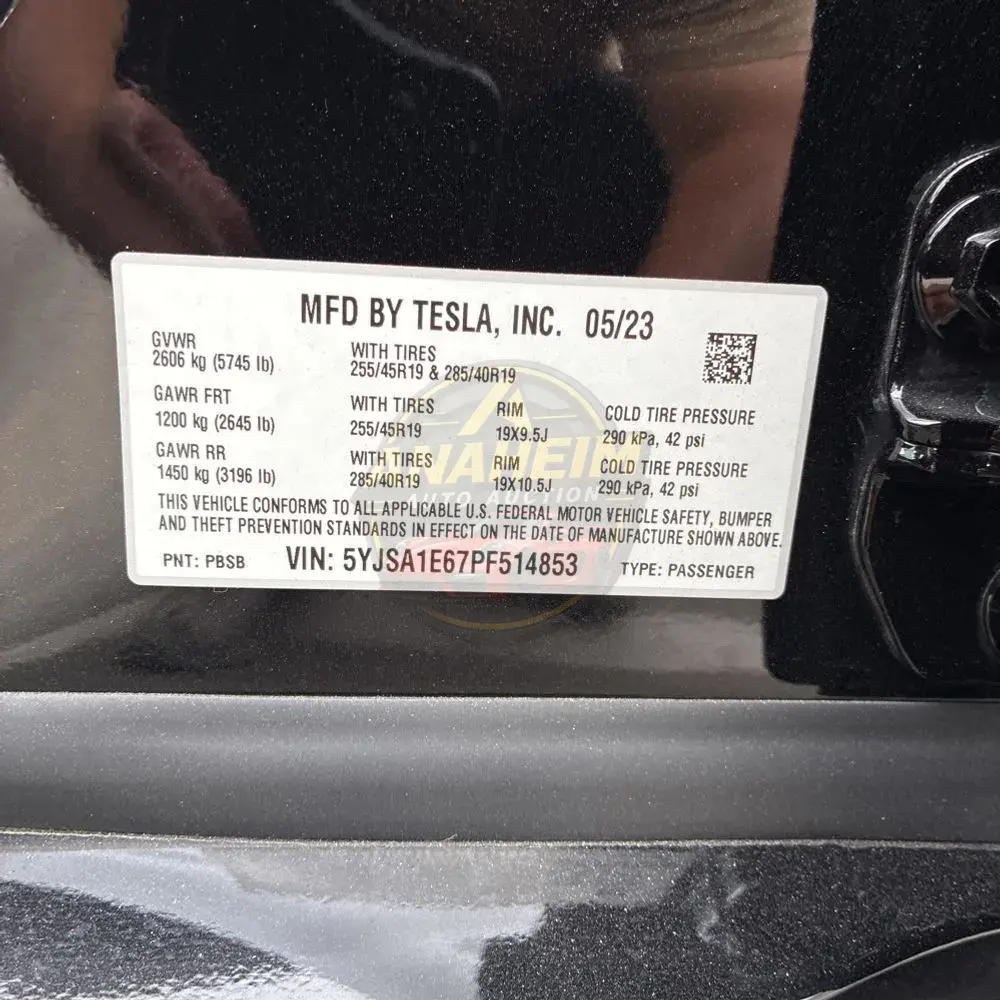 2023 Tesla Model S Plaid