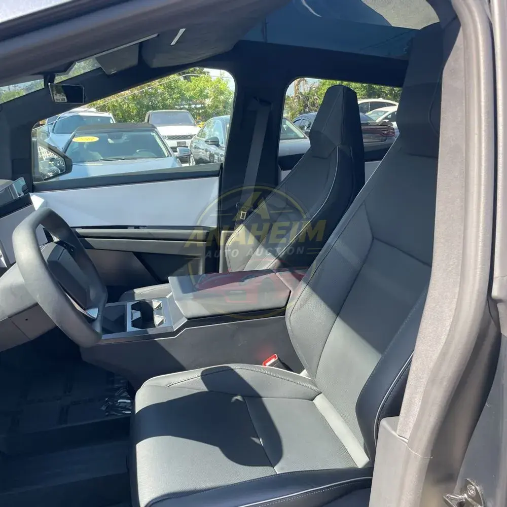 2024 Tesla Cybertruck Base