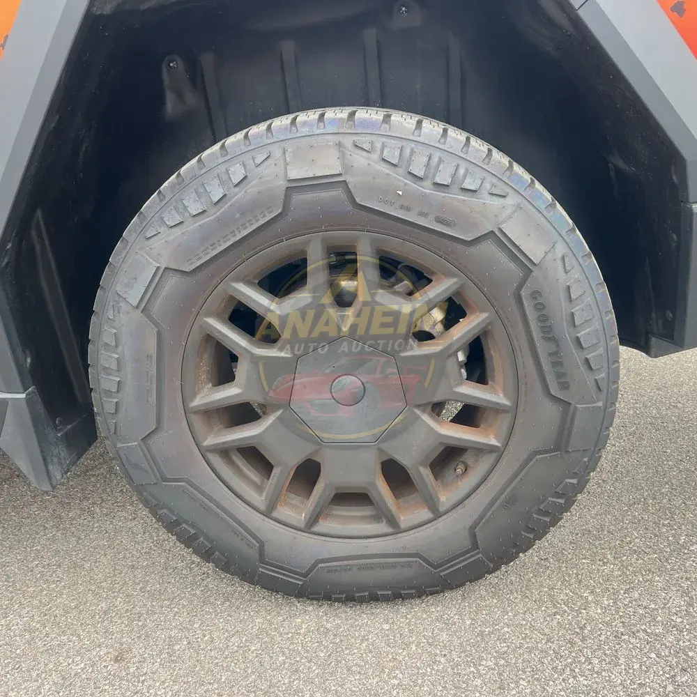 2024 Tesla Cybertruck Base