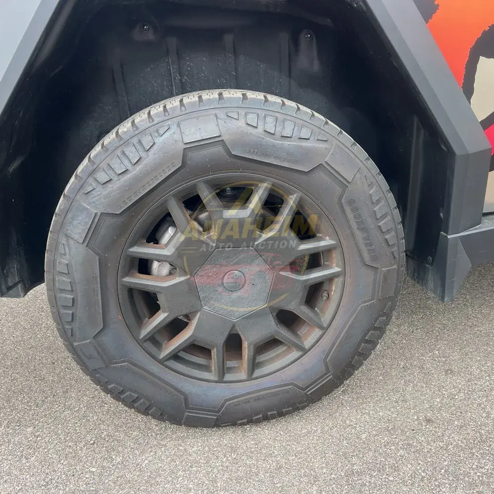 2024 Tesla Cybertruck Base