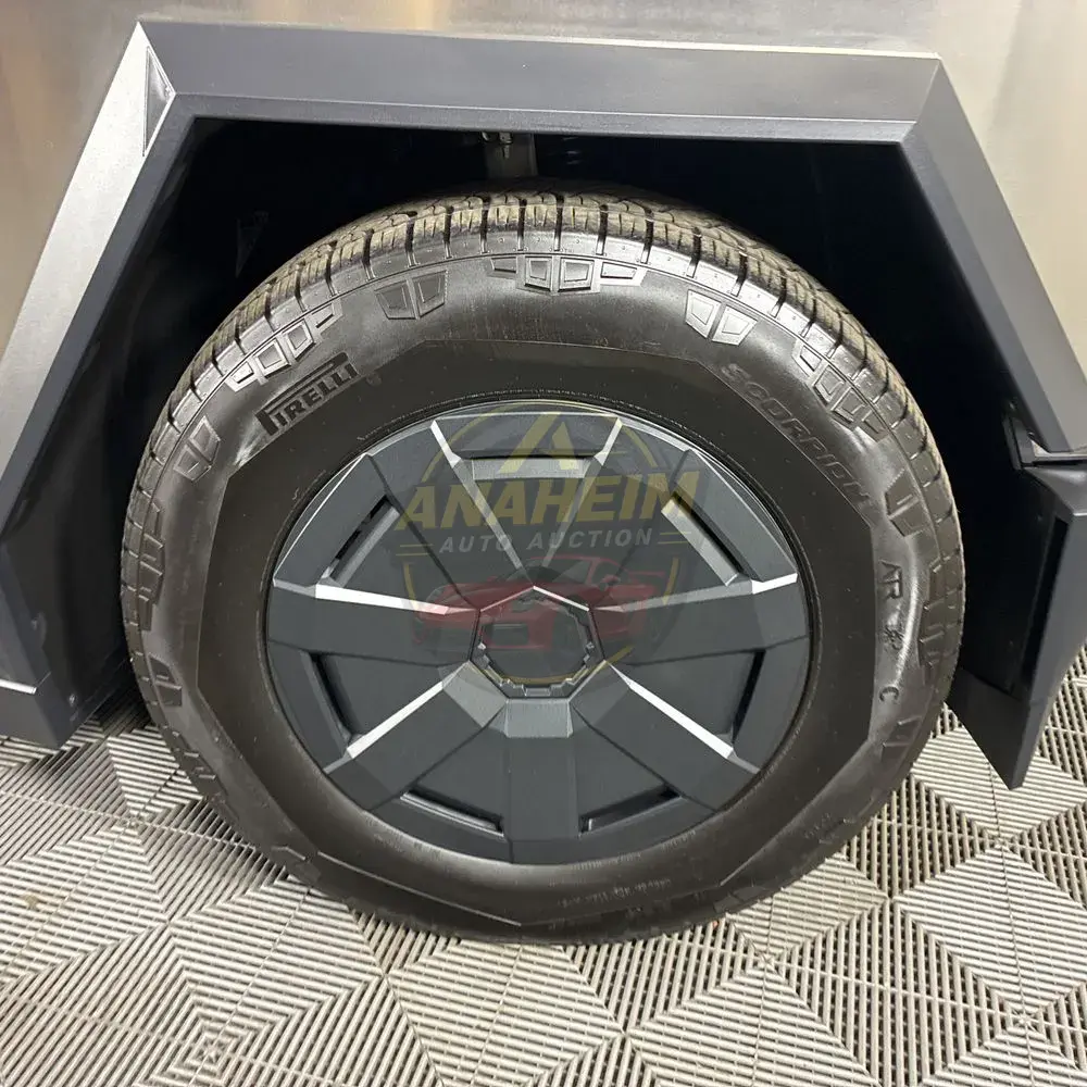 2025 Tesla Cybertruck Base