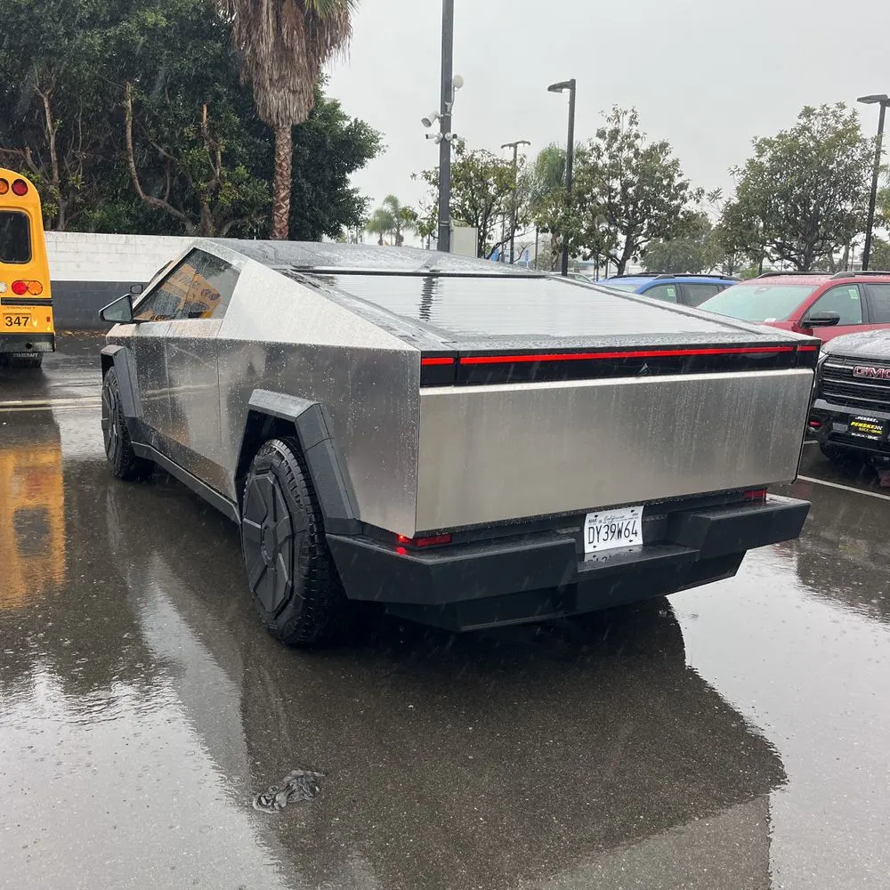 2024 Tesla Cybertruck Base