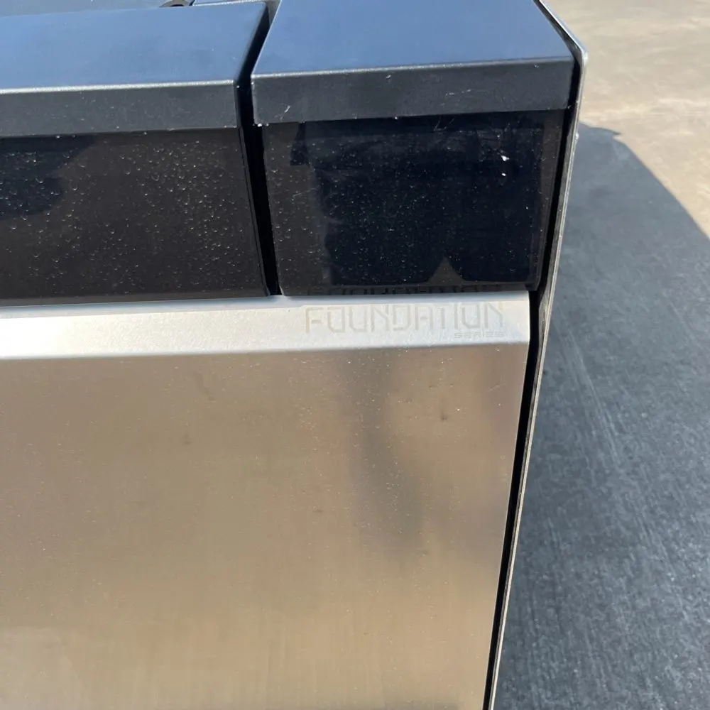 2024 Tesla Cybertruck Base
