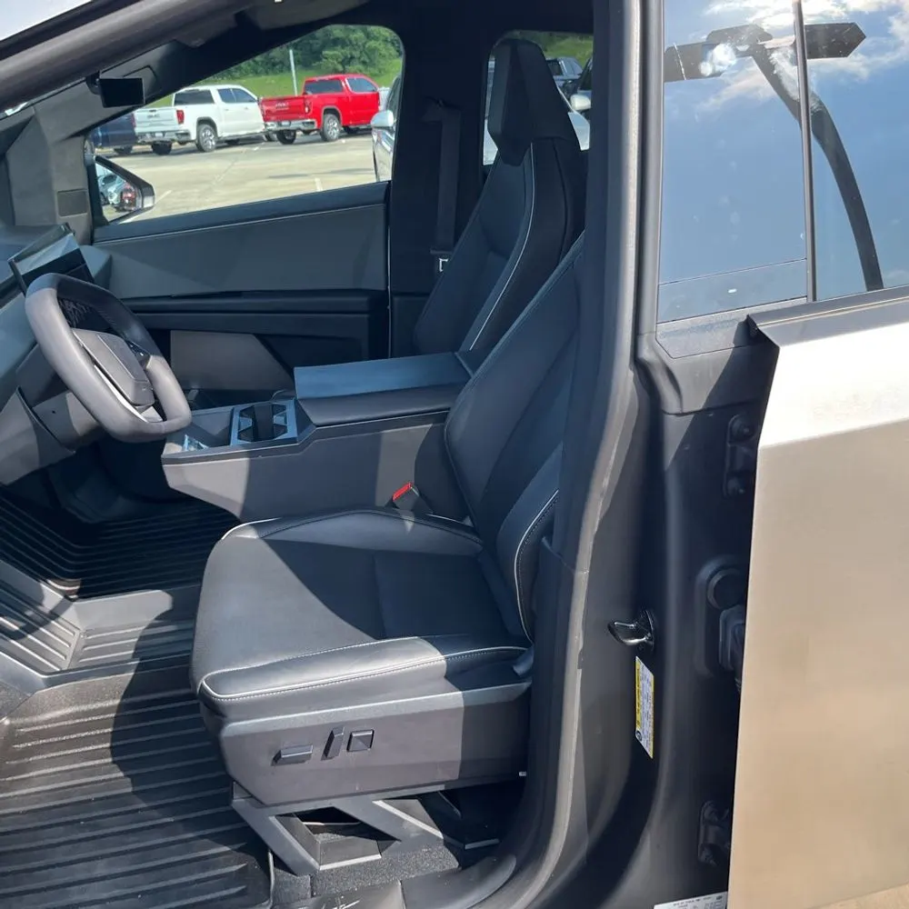 2024 Tesla Cybertruck Base