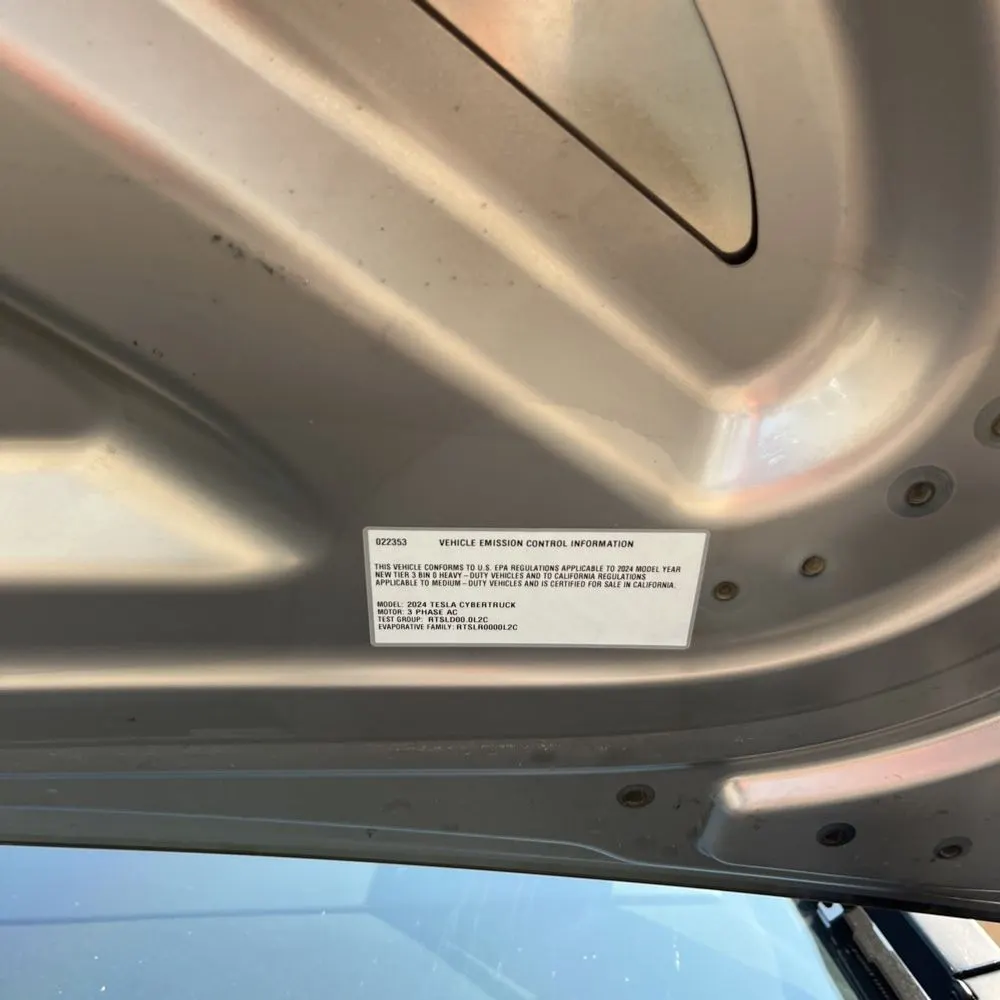 2024 Tesla Cybertruck Base