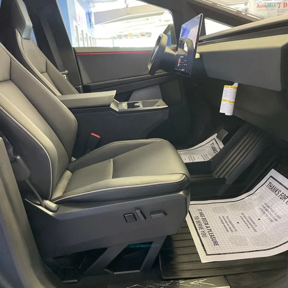 2024 Tesla Cybertruck Base