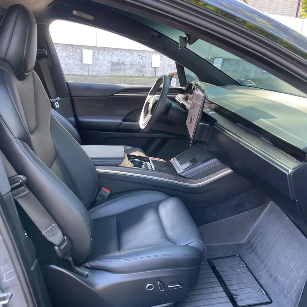 2023 Tesla Model X Standard Range