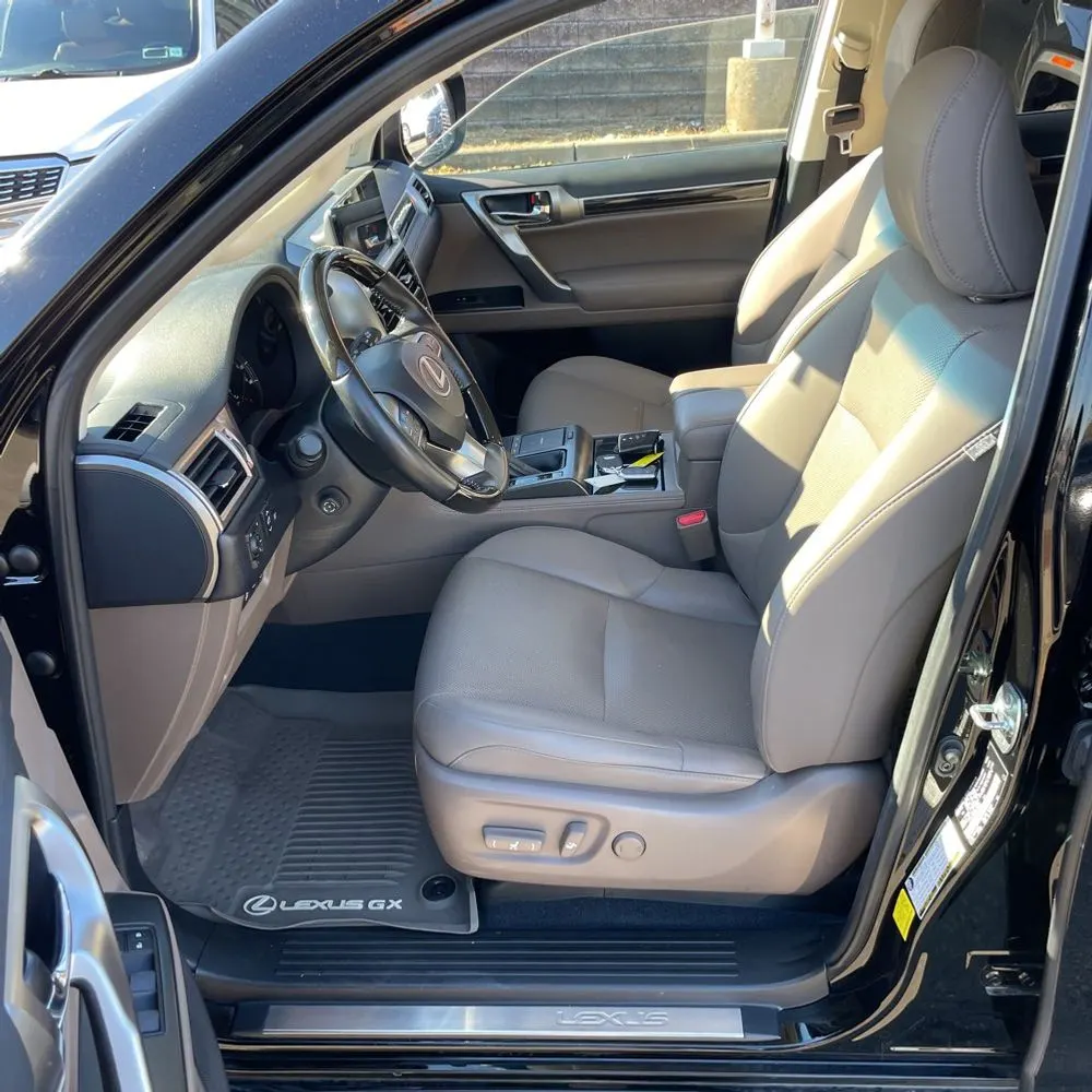 2023 Lexus GX 460 Base