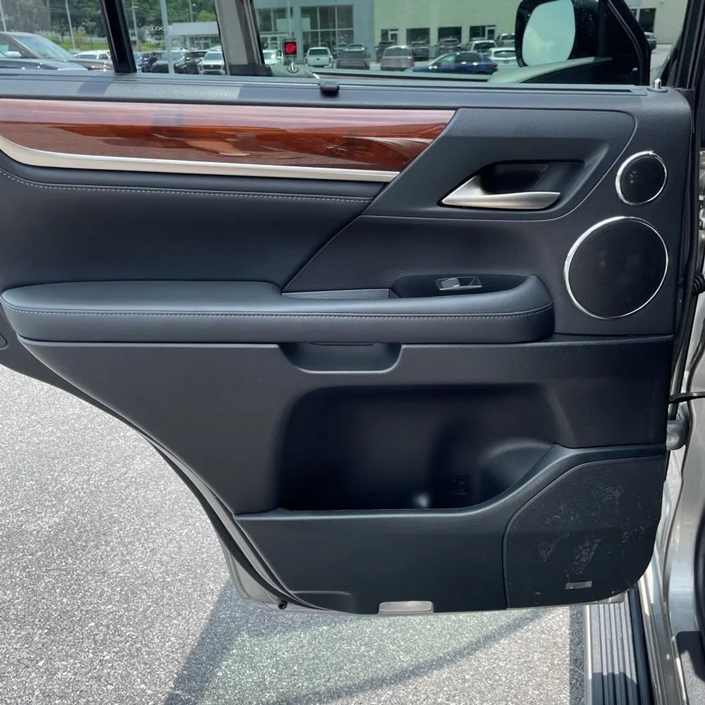 2021 Lexus LX 570 Three-Row