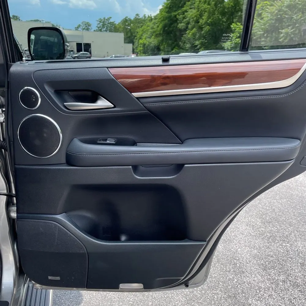 2021 Lexus LX 570 Three-Row