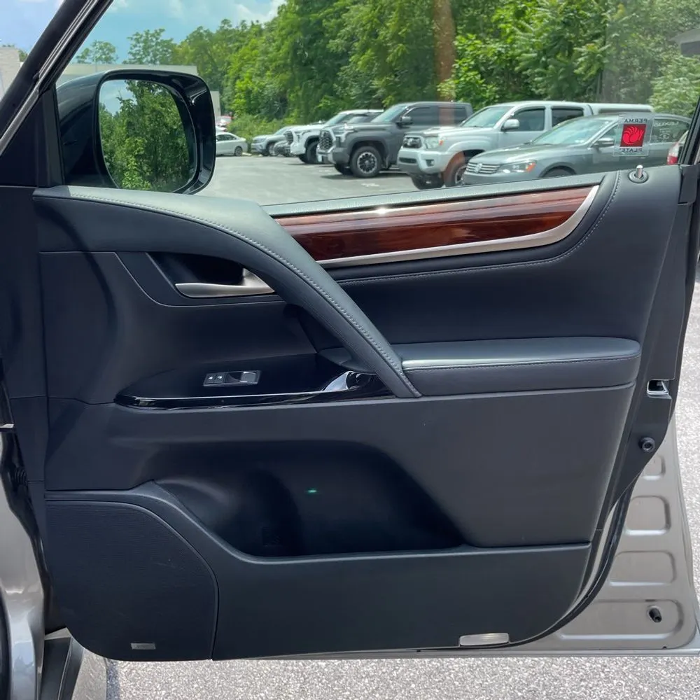 2021 Lexus LX 570 Three-Row