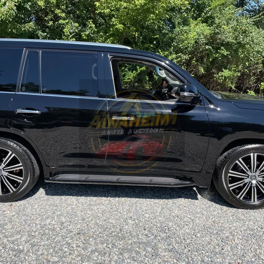 2021 Lexus LX 570 Three-Row