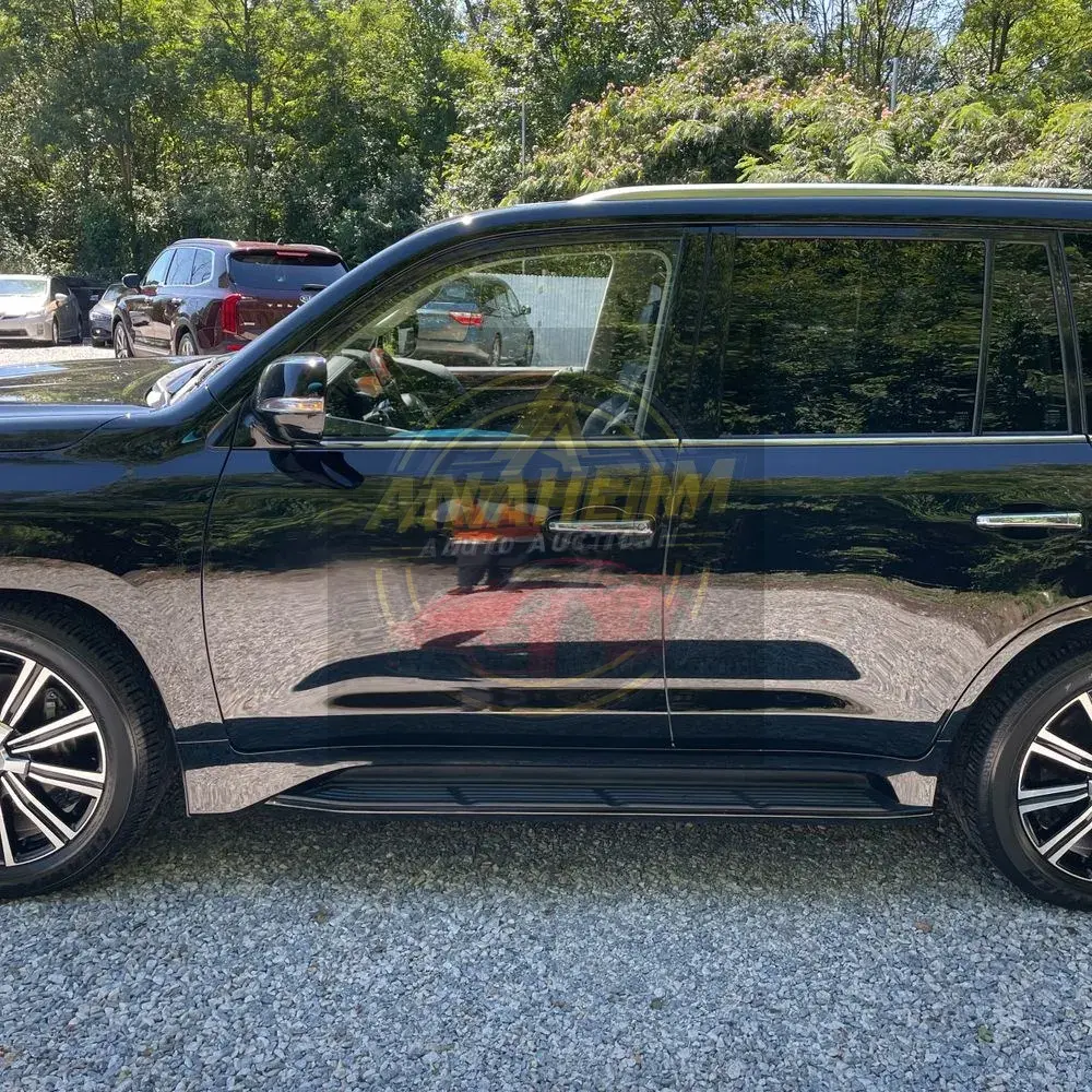2021 Lexus LX 570 Three-Row