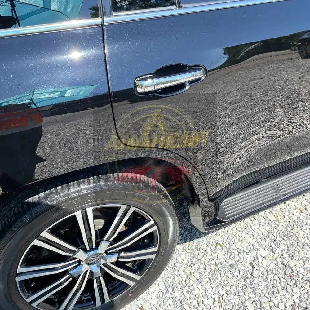 2021 Lexus LX 570 Three-Row