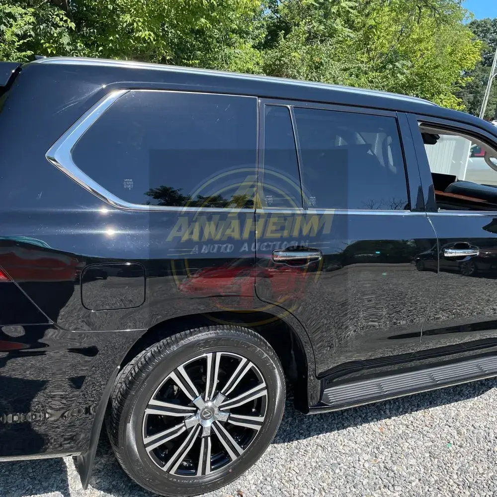 2021 Lexus LX 570 Three-Row
