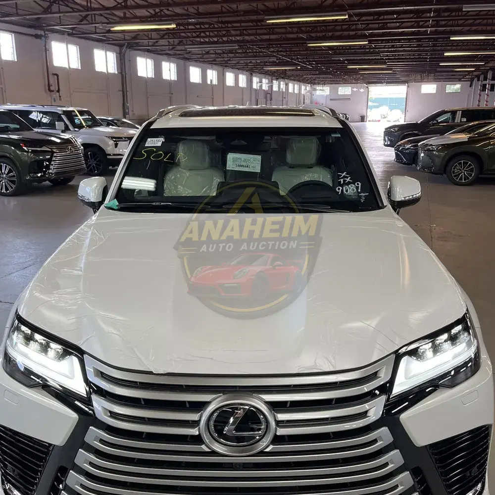2025 Lexus LX 700h Luxury