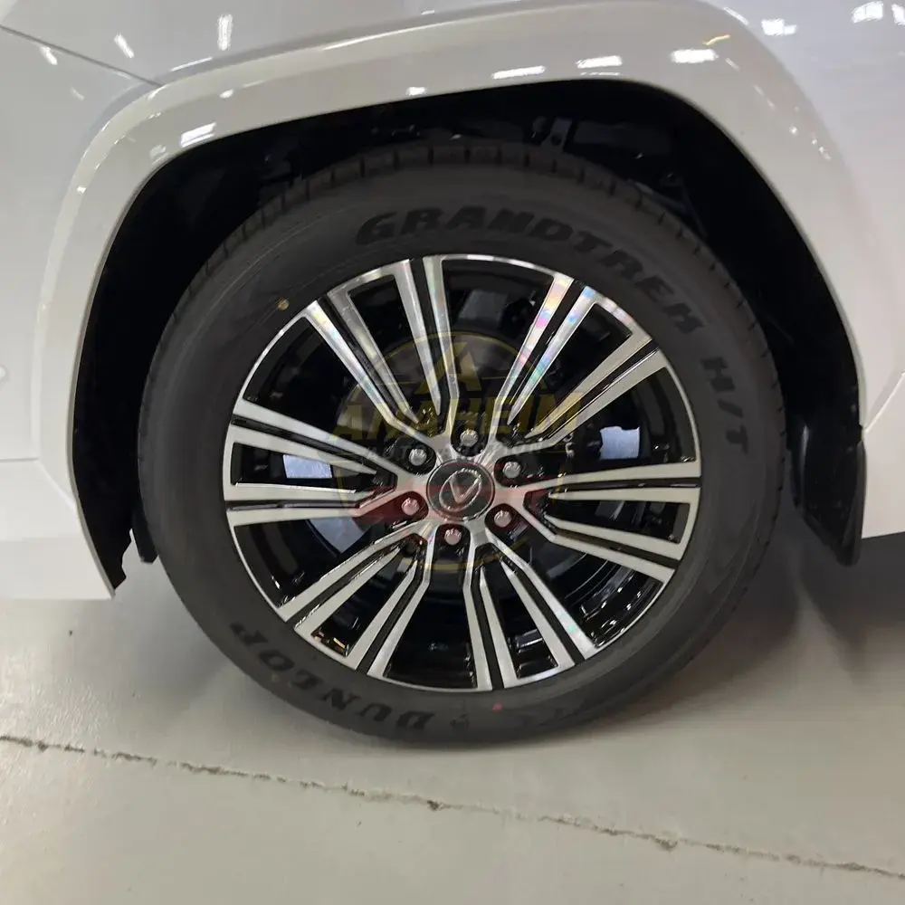 2025 Lexus LX 700h Luxury