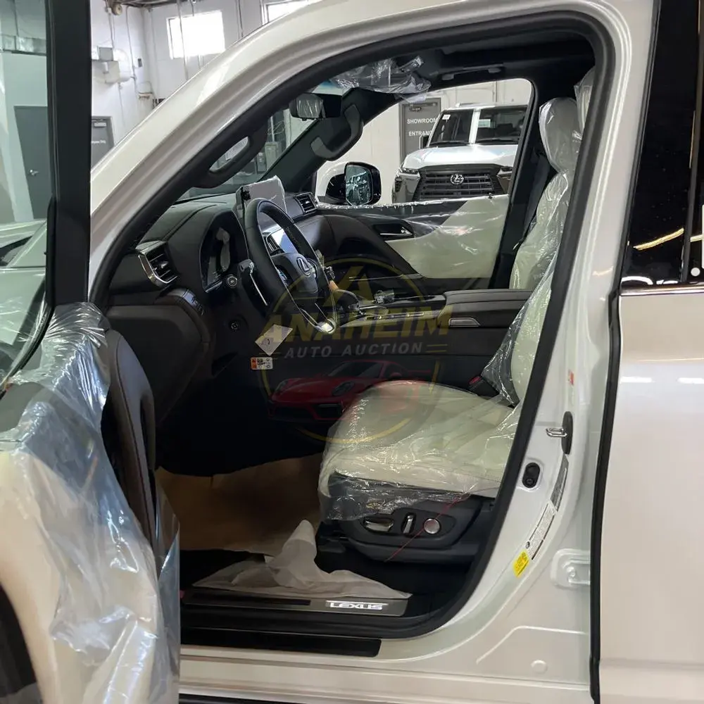 2025 Lexus LX 700h Luxury